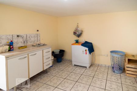 Casa à venda com 160m², 3 quartos e 8 vagasPorão