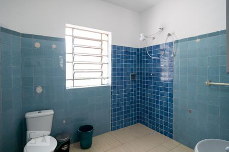 Casa à venda com 160m², 3 quartos e 8 vagasBanheiro Social Quartos