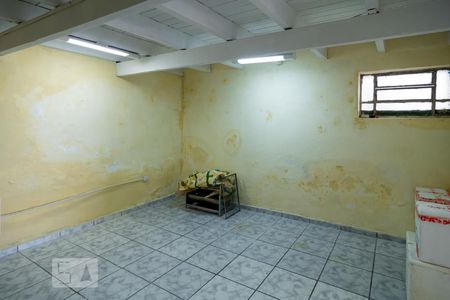 Casa à venda com 160m², 3 quartos e 8 vagasPorão