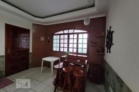 Sala de casa para alugar com 2 quartos, 158m² em Jardim Melvi, Praia Grande