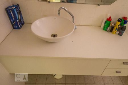Banheiro de apartamento à venda com 1 quarto, 85m² em Bonfim, Campinas