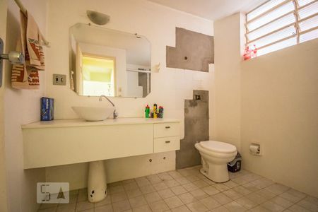 Banheiro de apartamento à venda com 1 quarto, 85m² em Bonfim, Campinas
