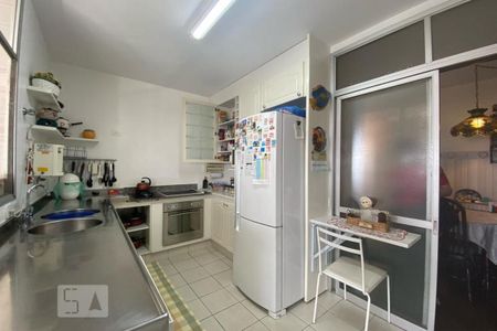 Apartamento para alugar com 290m², 4 quartos e 3 vagas Apartamento para alugar com 290m², 4 quartos e 3 vagasCozinha