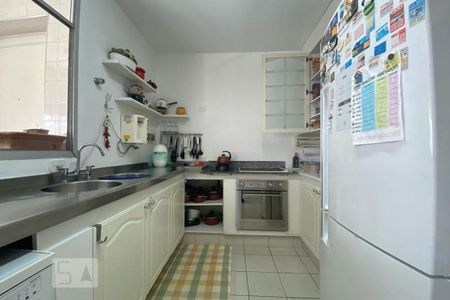 Apartamento para alugar com 290m², 4 quartos e 3 vagas Apartamento para alugar com 290m², 4 quartos e 3 vagasCozinha