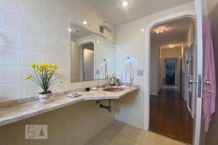 Apartamento para alugar com 290m², 4 quartos e 3 vagas Apartamento para alugar com 290m², 4 quartos e 3 vagasBanheiro