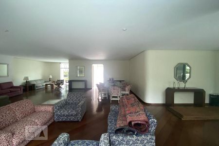 Apartamento para alugar com 290m², 4 quartos e 3 vagas Apartamento para alugar com 290m², 4 quartos e 3 vagasÁrea comum - Salão de festas