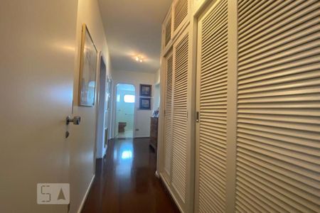 Apartamento para alugar com 290m², 4 quartos e 3 vagas Apartamento para alugar com 290m², 4 quartos e 3 vagasCorredor