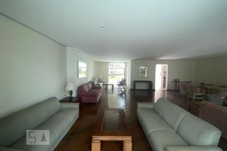 Apartamento para alugar com 290m², 4 quartos e 3 vagas Apartamento para alugar com 290m², 4 quartos e 3 vagasÁrea comum - Salão de festas