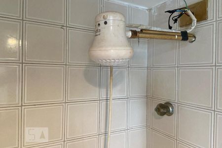 Apartamento para alugar com 290m², 4 quartos e 3 vagas Apartamento para alugar com 290m², 4 quartos e 3 vagasChuveiro