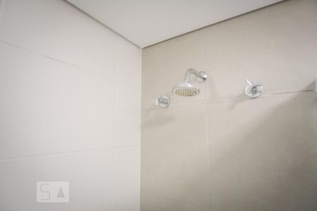 Studio para alugar com 28m², 1 quarto e 1 vaga Studio para alugar com 28m², 1 quarto e 1 vagaChuveiro