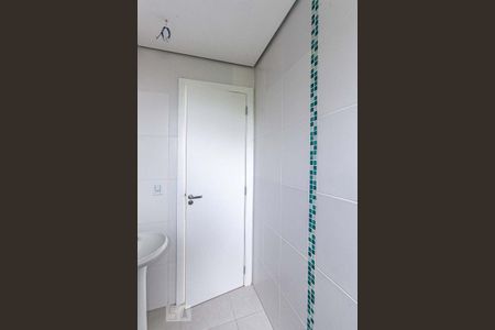 Banheiro de apartamento à venda com 1 quarto, 46m² em Santo Antônio, Porto Alegre