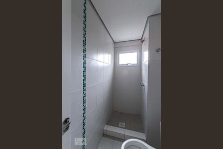 Banheiro de apartamento à venda com 1 quarto, 46m² em Santo Antônio, Porto Alegre