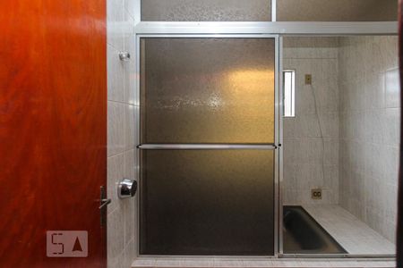 Casa para alugar com 208m², 4 quartos e 2 vagasBanheiro