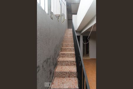 Casa para alugar com 208m², 4 quartos e 2 vagasEscada