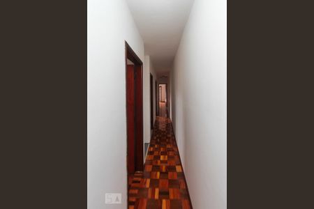 Casa para alugar com 208m², 4 quartos e 2 vagascorredor dos quartos