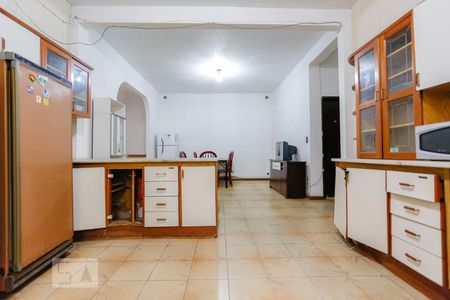 Casa para alugar com 450m², 10 quartos e 4 vagas Casa para alugar com 450m², 10 quartos e 4 vagasCozinha e Copa