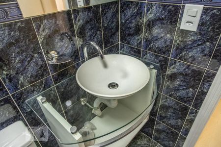 Apartamento para alugar com 53m², 2 quartos e 1 vaga Apartamento para alugar com 53m², 2 quartos e 1 vagaBanheiro