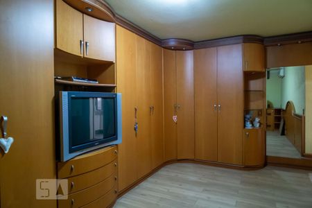 Casa à venda com 330m², 3 quartos e 2 vagas Casa à venda com 330m², 3 quartos e 2 vagasSuíte