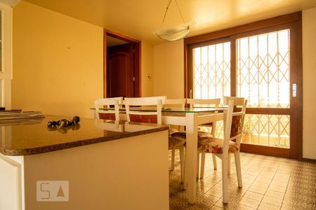 Casa à venda com 330m², 3 quartos e 2 vagas Casa à venda com 330m², 3 quartos e 2 vagasCopa