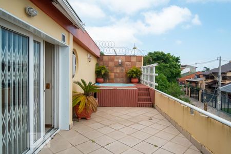 Casa à venda com 330m², 3 quartos e 2 vagas Casa à venda com 330m², 3 quartos e 2 vagasTerraço