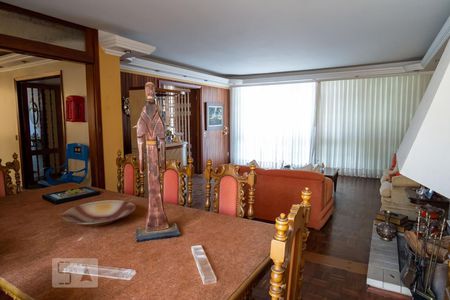 Sala de casa à venda com 3 quartos, 330m² em Medianeira, Porto Alegre