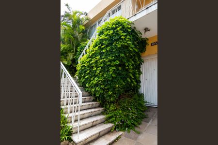 Casa à venda com 330m², 3 quartos e 2 vagas Casa à venda com 330m², 3 quartos e 2 vagasEntrada