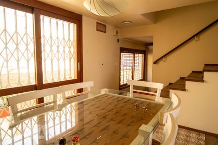 Casa à venda com 330m², 3 quartos e 2 vagas Casa à venda com 330m², 3 quartos e 2 vagasCopa