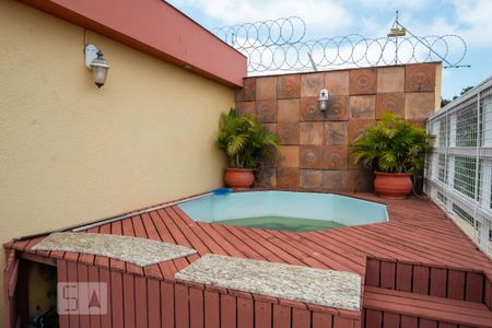 Casa à venda com 330m², 3 quartos e 2 vagas Casa à venda com 330m², 3 quartos e 2 vagasTerraço