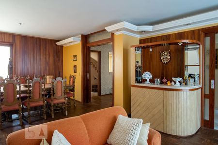 Casa à venda com 3 quartos, 330m² em Medianeira, Porto Alegre
