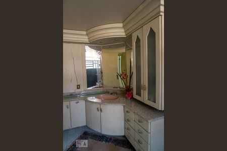 Casa à venda com 330m², 3 quartos e 2 vagas Casa à venda com 330m², 3 quartos e 2 vagasBanheiro Social