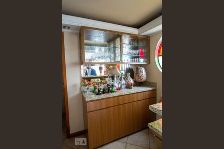 Casa à venda com 330m², 3 quartos e 2 vagas Casa à venda com 330m², 3 quartos e 2 vagasChurrasqueira