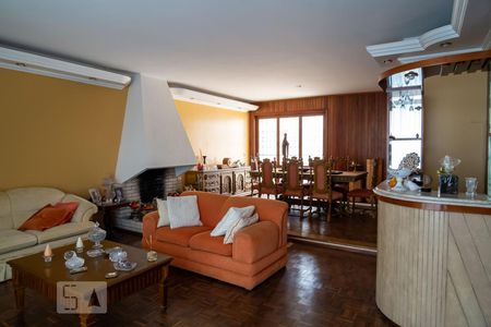 Sala de casa à venda com 3 quartos, 330m² em Medianeira, Porto Alegre