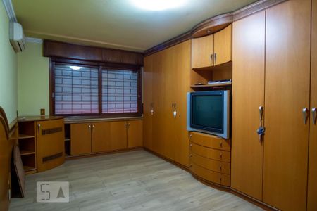 Casa à venda com 330m², 3 quartos e 2 vagas Casa à venda com 330m², 3 quartos e 2 vagasSuíte
