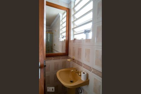 Casa à venda com 330m², 3 quartos e 2 vagas Casa à venda com 330m², 3 quartos e 2 vagasBanheiro 4