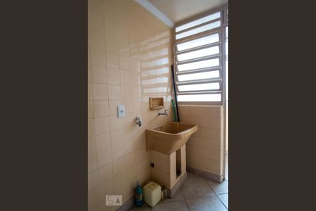 Casa à venda com 330m², 3 quartos e 2 vagas Casa à venda com 330m², 3 quartos e 2 vagasÁrea de Serviço