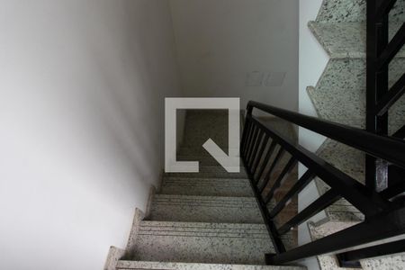 Studio para alugar com 30m², 1 quarto e sem vagaEscada