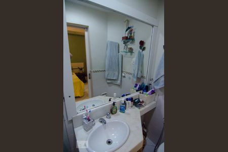 Apartamento à venda com 108m², 3 quartos e sem vagaBanheiro do Quarto 2