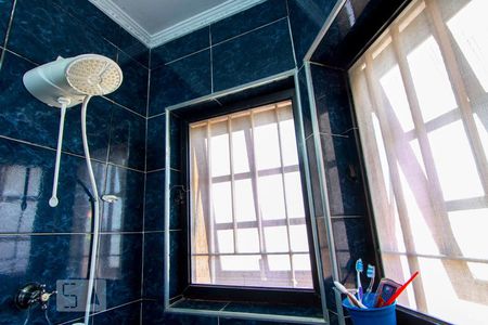 Casa à venda com 206m², 3 quartos e 2 vagasBanheiro do quarto 1 