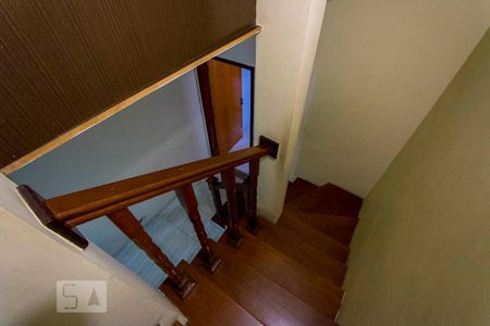 Casa à venda com 206m², 3 quartos e 2 vagasEscadas