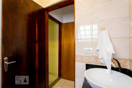 Casa à venda com 206m², 3 quartos e 2 vagasBanheiro social 2