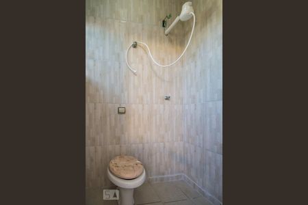 Casa à venda com 256m², 3 quartos e 4 vagas Casa à venda com 256m², 3 quartos e 4 vagasBanheiro de Serviço