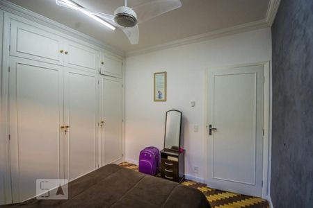 Casa à venda com 256m², 3 quartos e 4 vagas Casa à venda com 256m², 3 quartos e 4 vagasQuarto 2