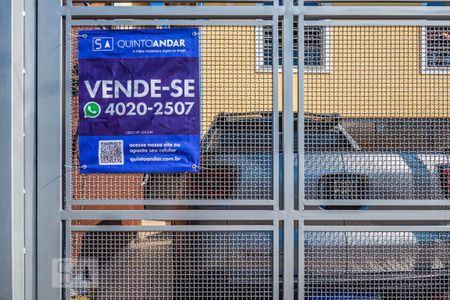 Casa à venda com 256m², 3 quartos e 4 vagas Casa à venda com 256m², 3 quartos e 4 vagasPlaquinha