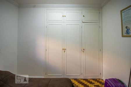 Casa à venda com 256m², 3 quartos e 4 vagas Casa à venda com 256m², 3 quartos e 4 vagasQuarto 2