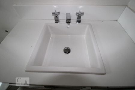 Casa de condomínio à venda com 407m², 4 quartos e sem vagaBanheiro da Suíte 4