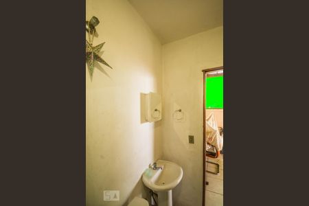 Casa à venda com 223m², 2 quartos e 3 vagas Casa à venda com 223m², 2 quartos e 3 vagasBanheiro de Serviço