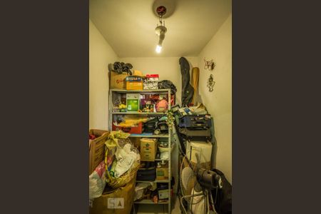 Casa à venda com 223m², 2 quartos e 3 vagas Casa à venda com 223m², 2 quartos e 3 vagasBanheiro de Serviço