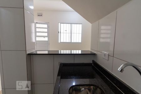 Cozinha de kitnet/studio para alugar com 1 quarto, 15m² em Jardim Peri Peri, São Paulo