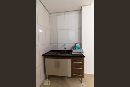 Cozinha de kitnet/studio para alugar com 1 quarto, 15m² em Jardim Peri Peri, São Paulo