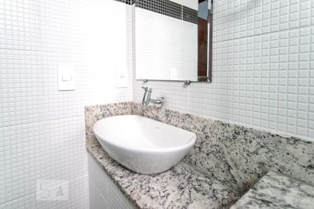 Casa à venda com 250m², 4 quartos e 4 vagasBanheiro da Suíte 2